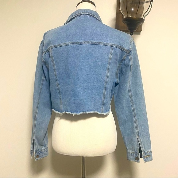 Pretty Little Thing Light Wash Diamante Denim Jacket - Picture 4 of 8